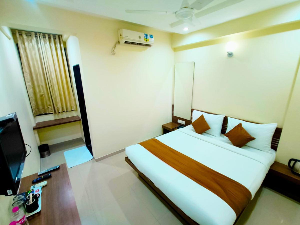 Sai Srushti By Neem Square Hotell Shirdi Eksteriør bilde