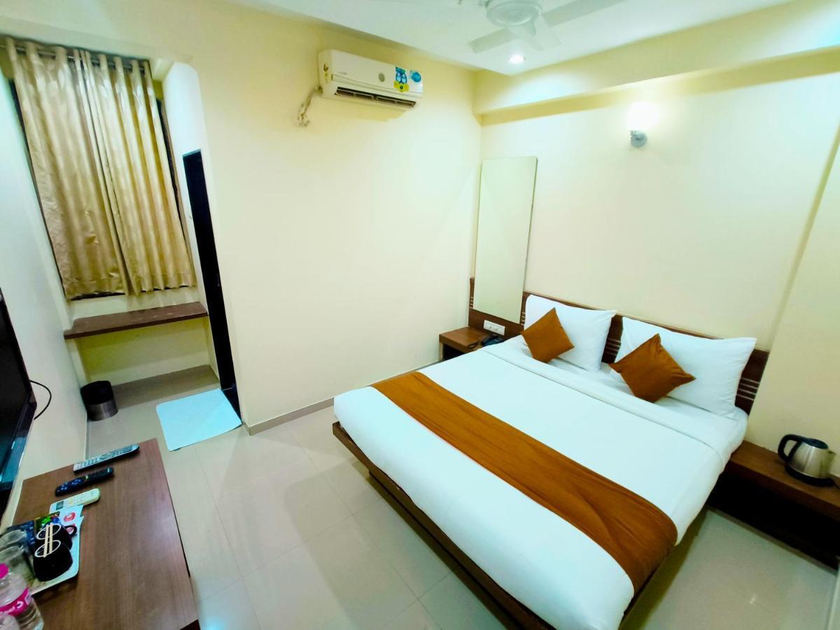 Sai Srushti By Neem Square Hotell Shirdi Eksteriør bilde
