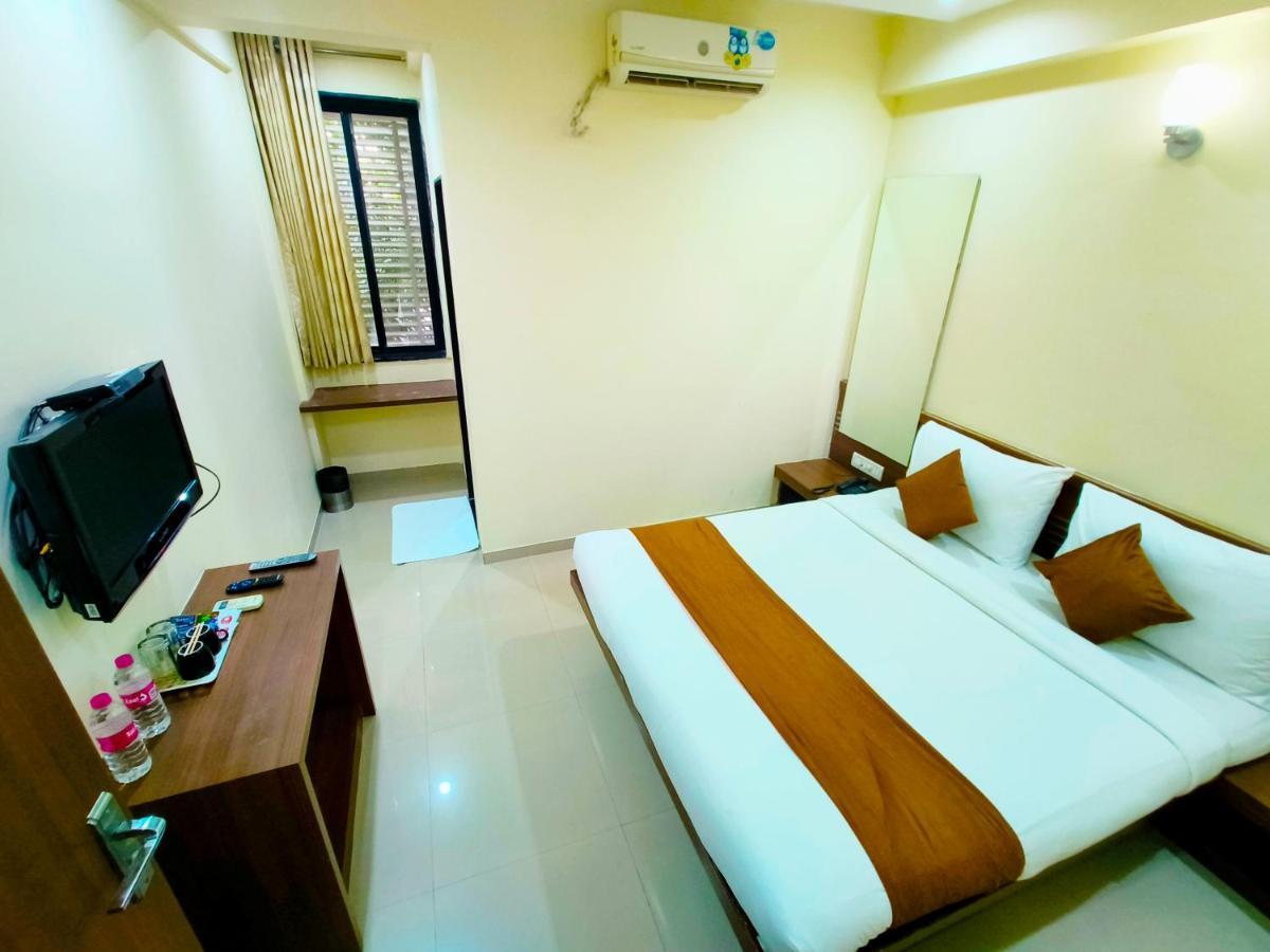 Sai Srushti By Neem Square Hotell Shirdi Eksteriør bilde