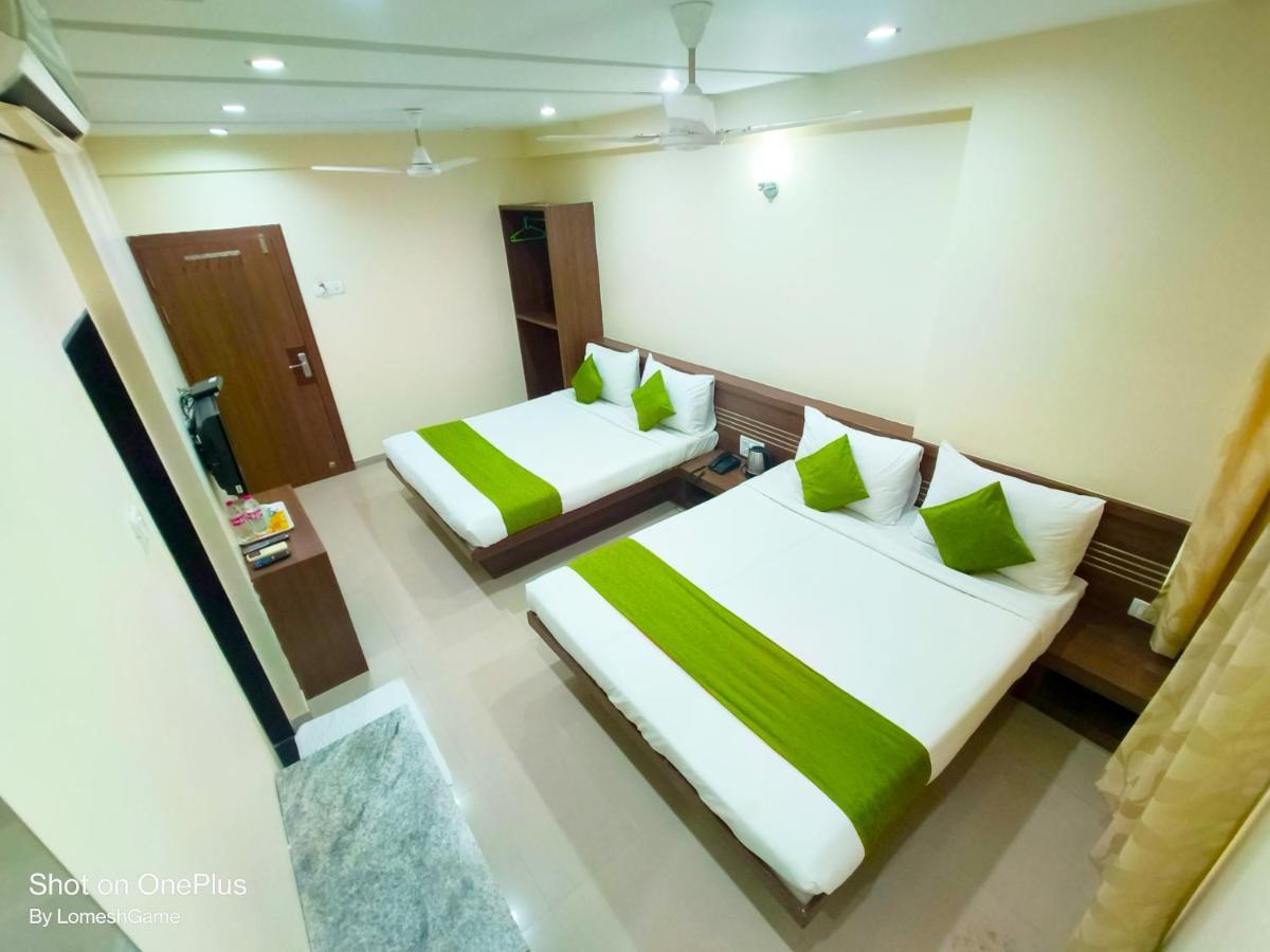 Sai Srushti By Neem Square Hotell Shirdi Eksteriør bilde