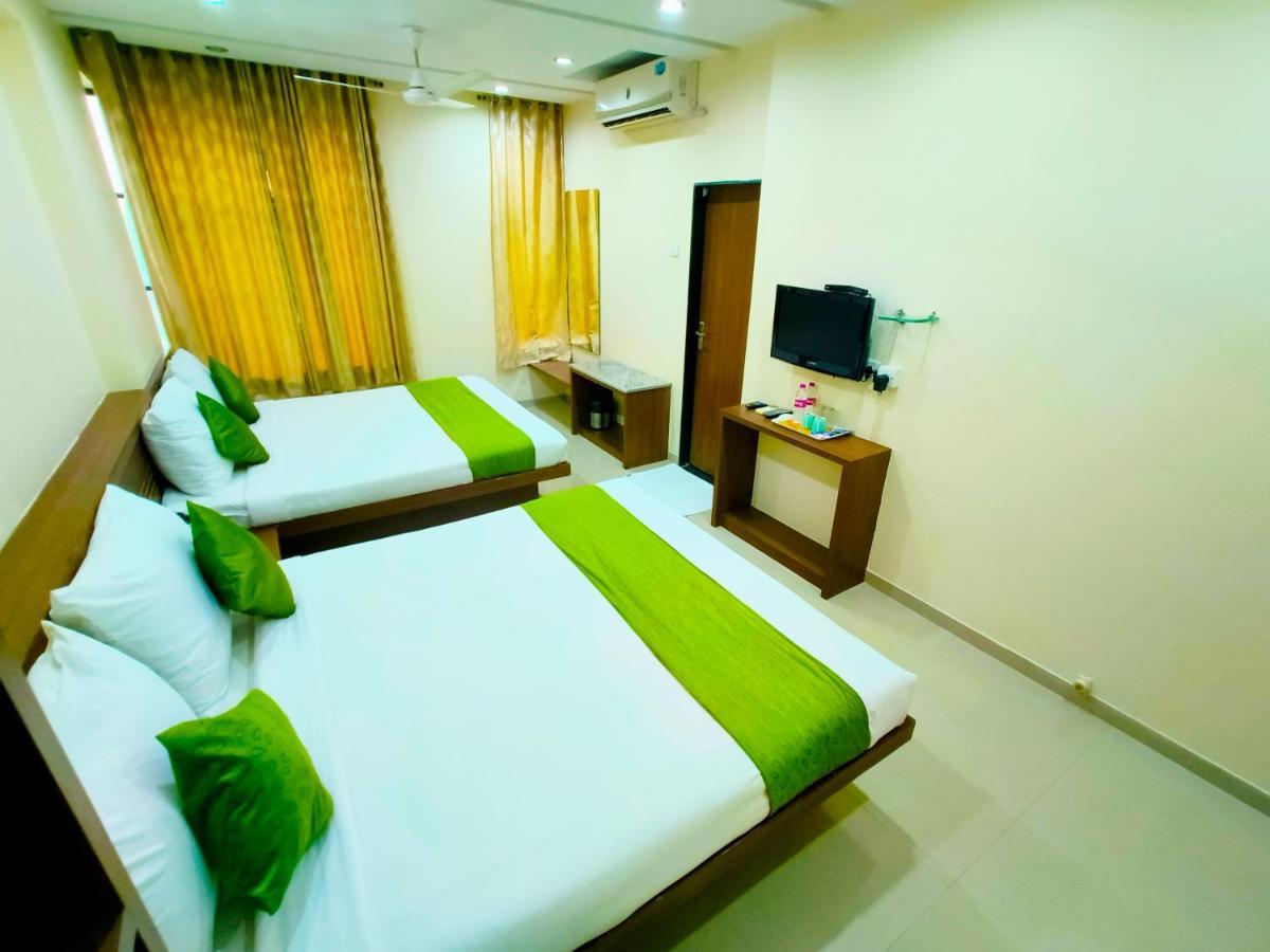 Sai Srushti By Neem Square Hotell Shirdi Eksteriør bilde