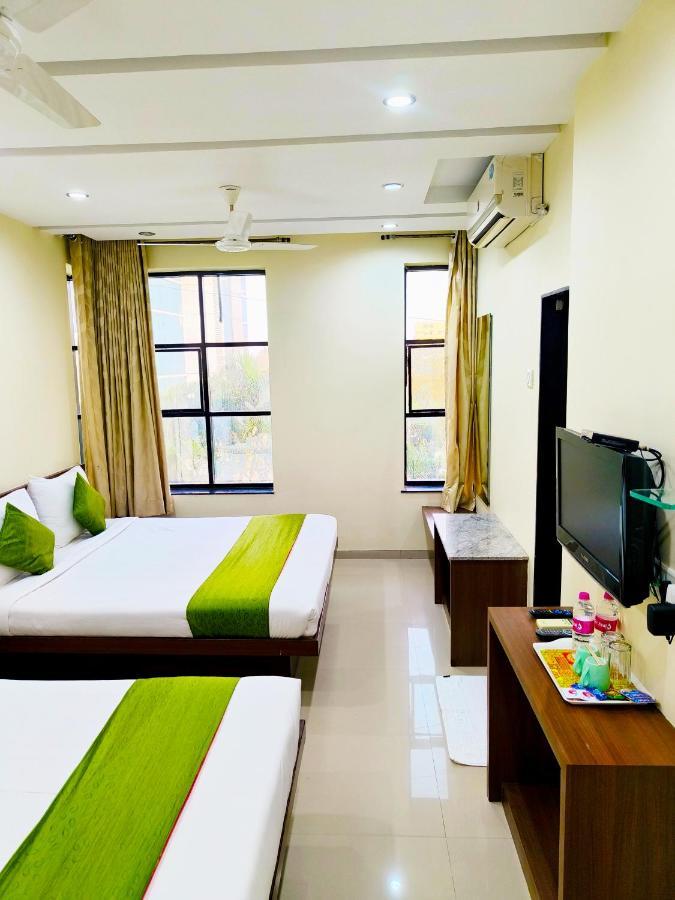Sai Srushti By Neem Square Hotell Shirdi Eksteriør bilde